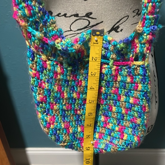 Hand Crochet multi colored cotton yarn- crossbody bucket/hobo bag. - Picture 6 of 8